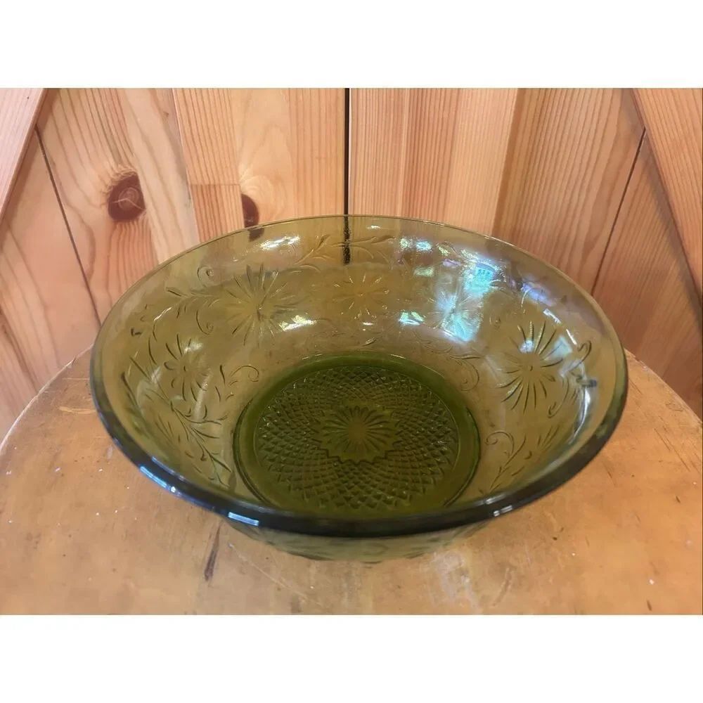 Vintage Indiana Glass Company Glass Green Daisy Pattern Bowl 7.5" x 2.75", 1970s